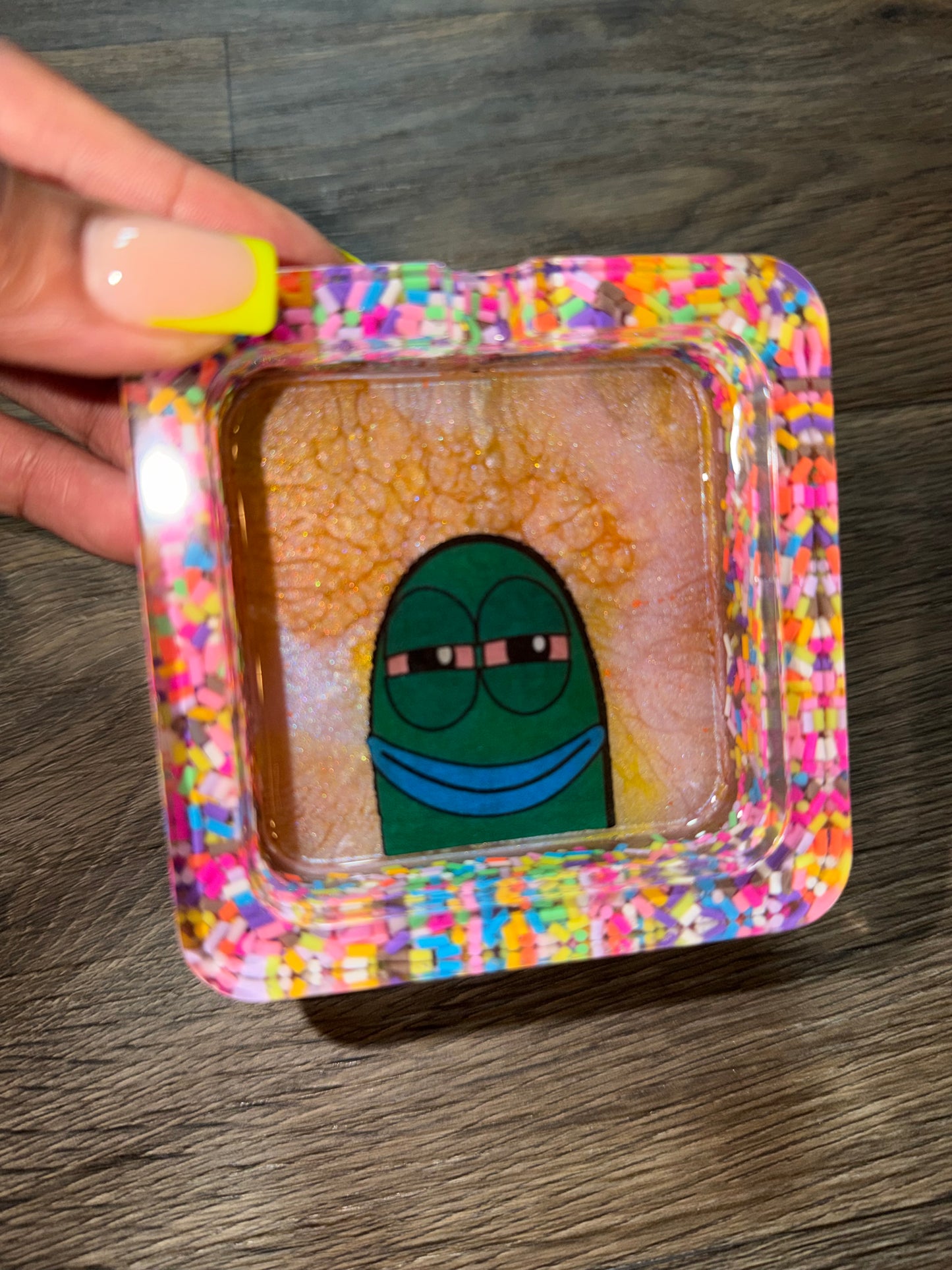 “Sprinkle High” Ashtray