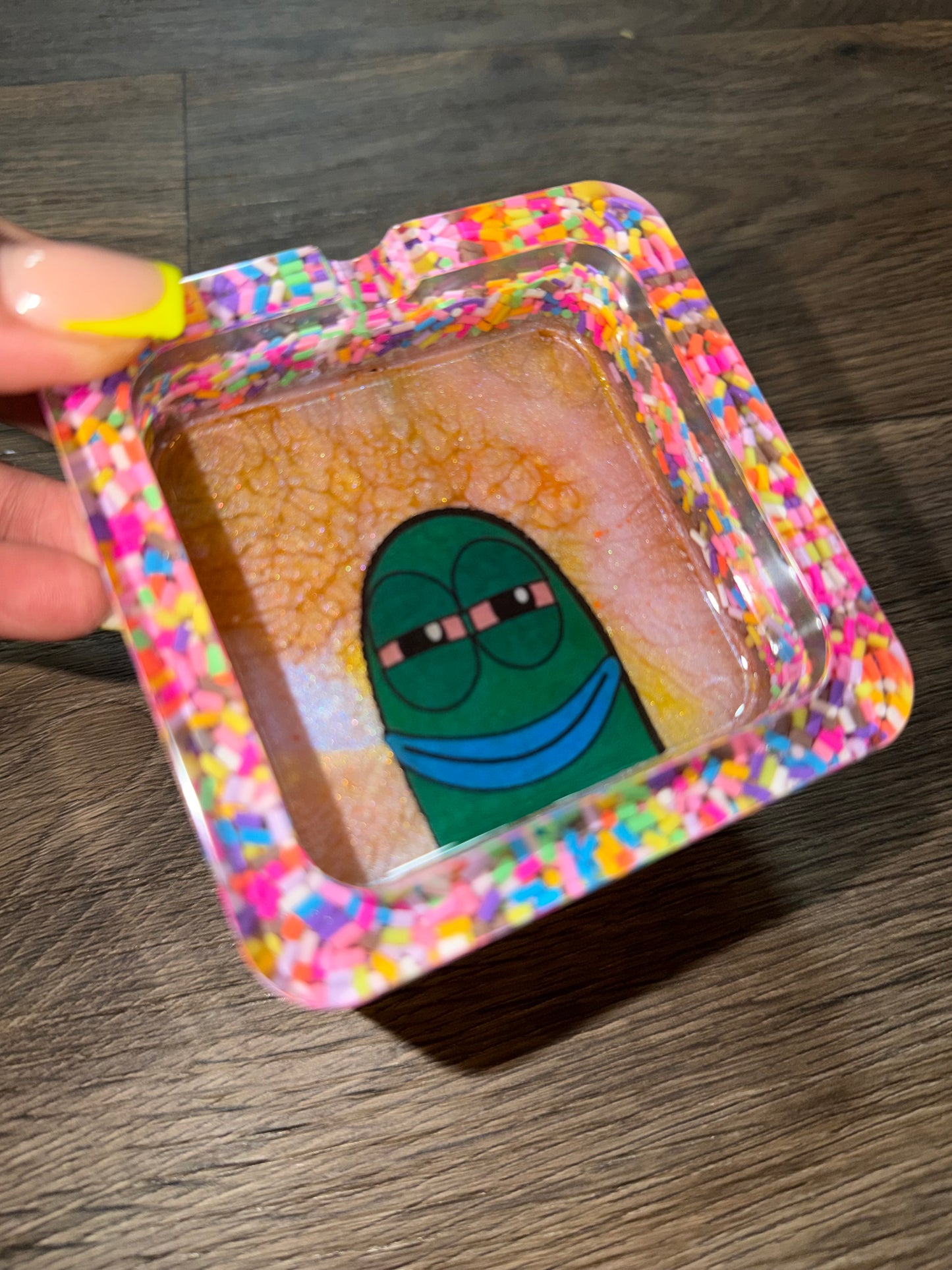 “Sprinkle High” Ashtray