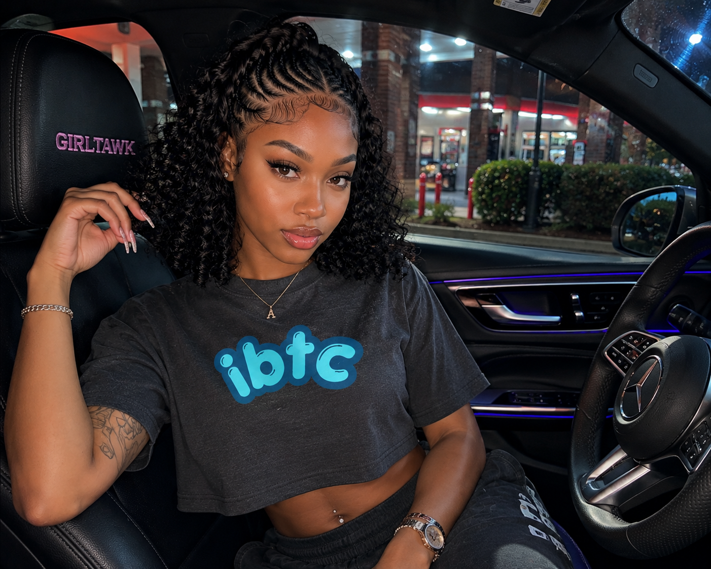 “members only” crop tee