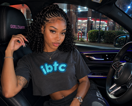 “members only” crop tee